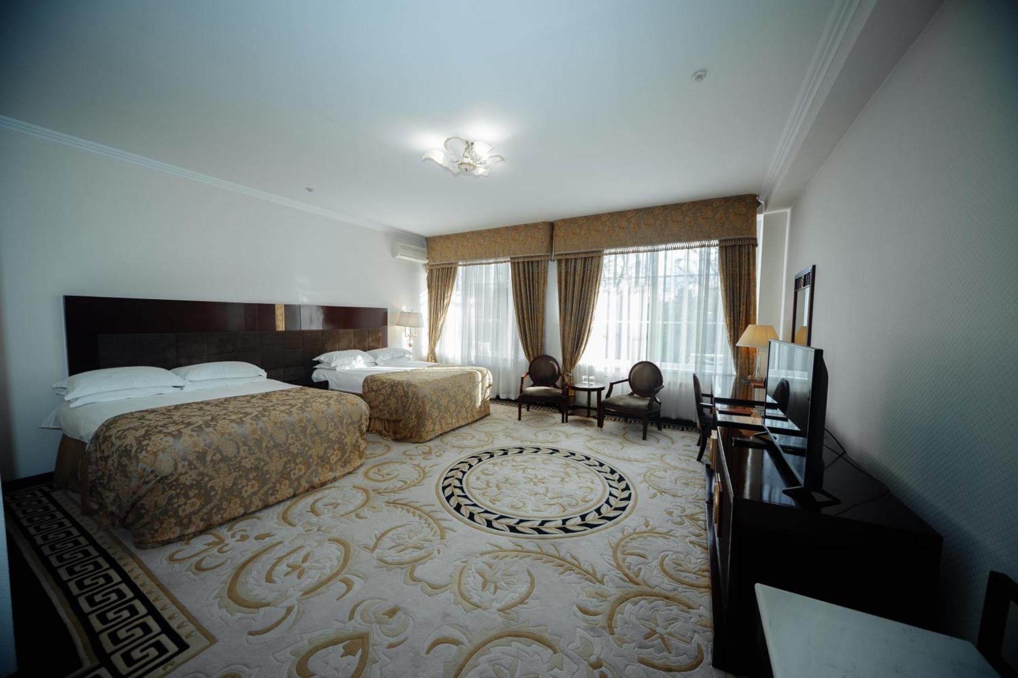 צ'יסינאו Hotel Royal Park מראה חיצוני תמונה