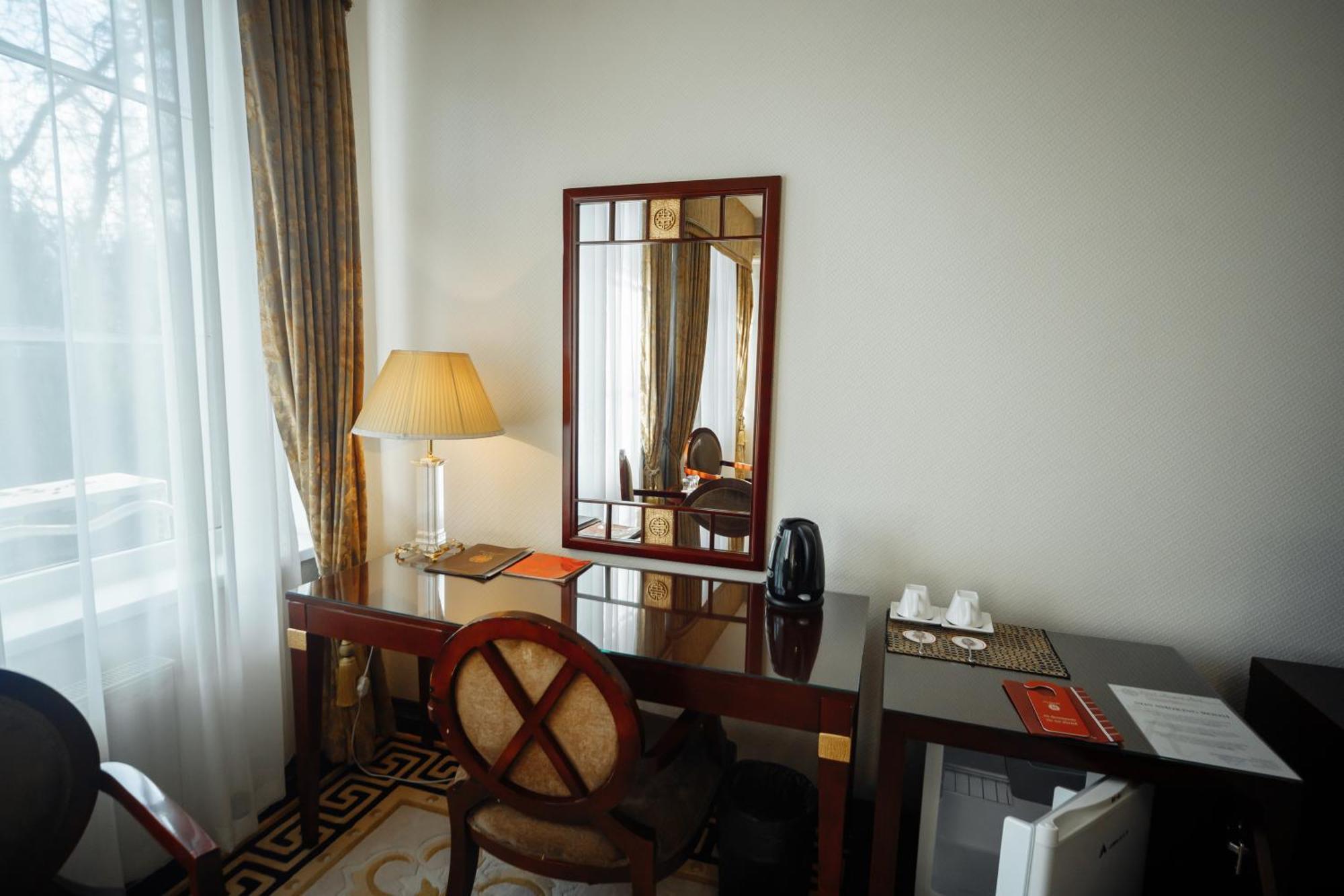 צ'יסינאו Hotel Royal Park מראה חיצוני תמונה