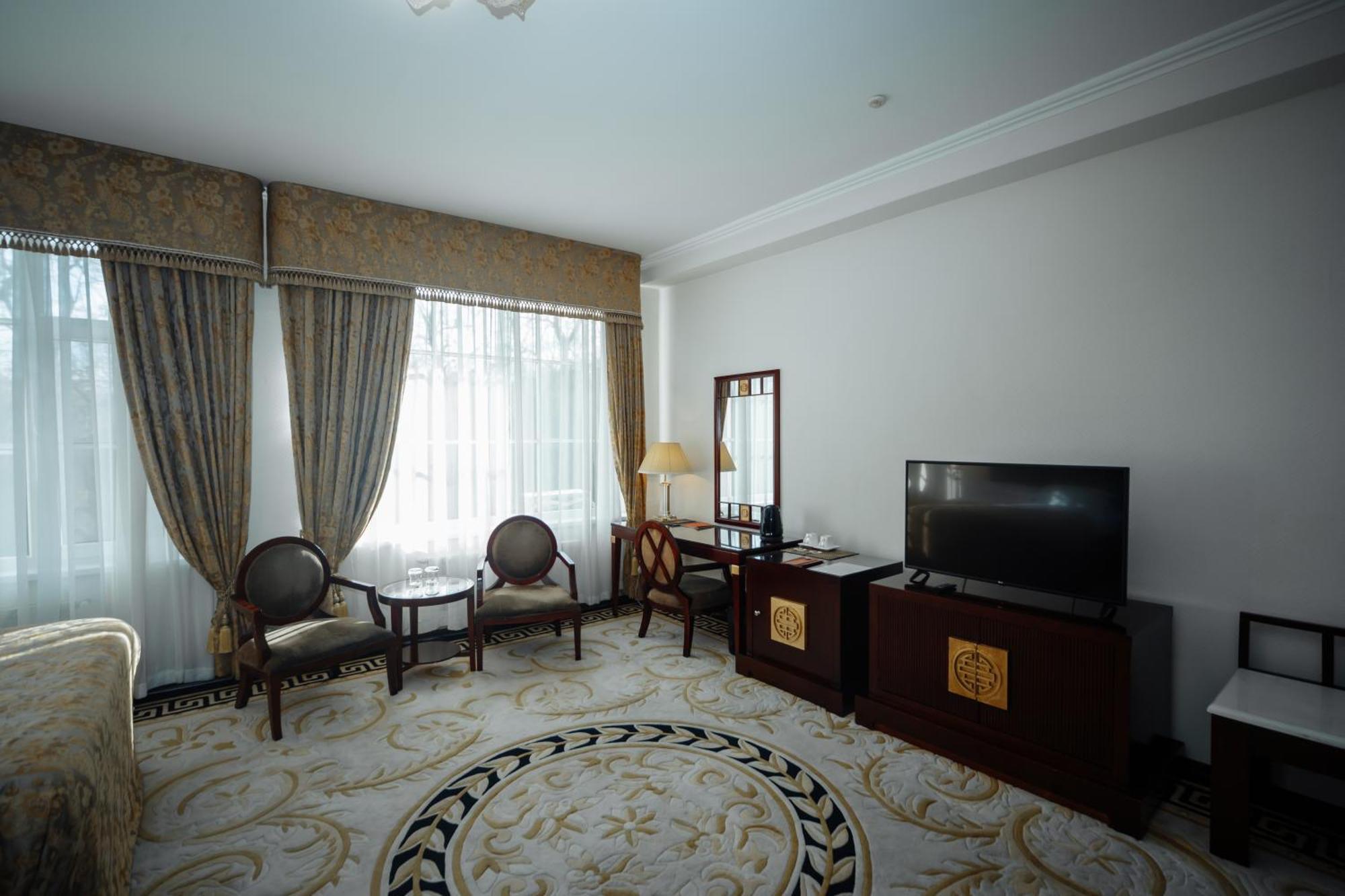 צ'יסינאו Hotel Royal Park מראה חיצוני תמונה