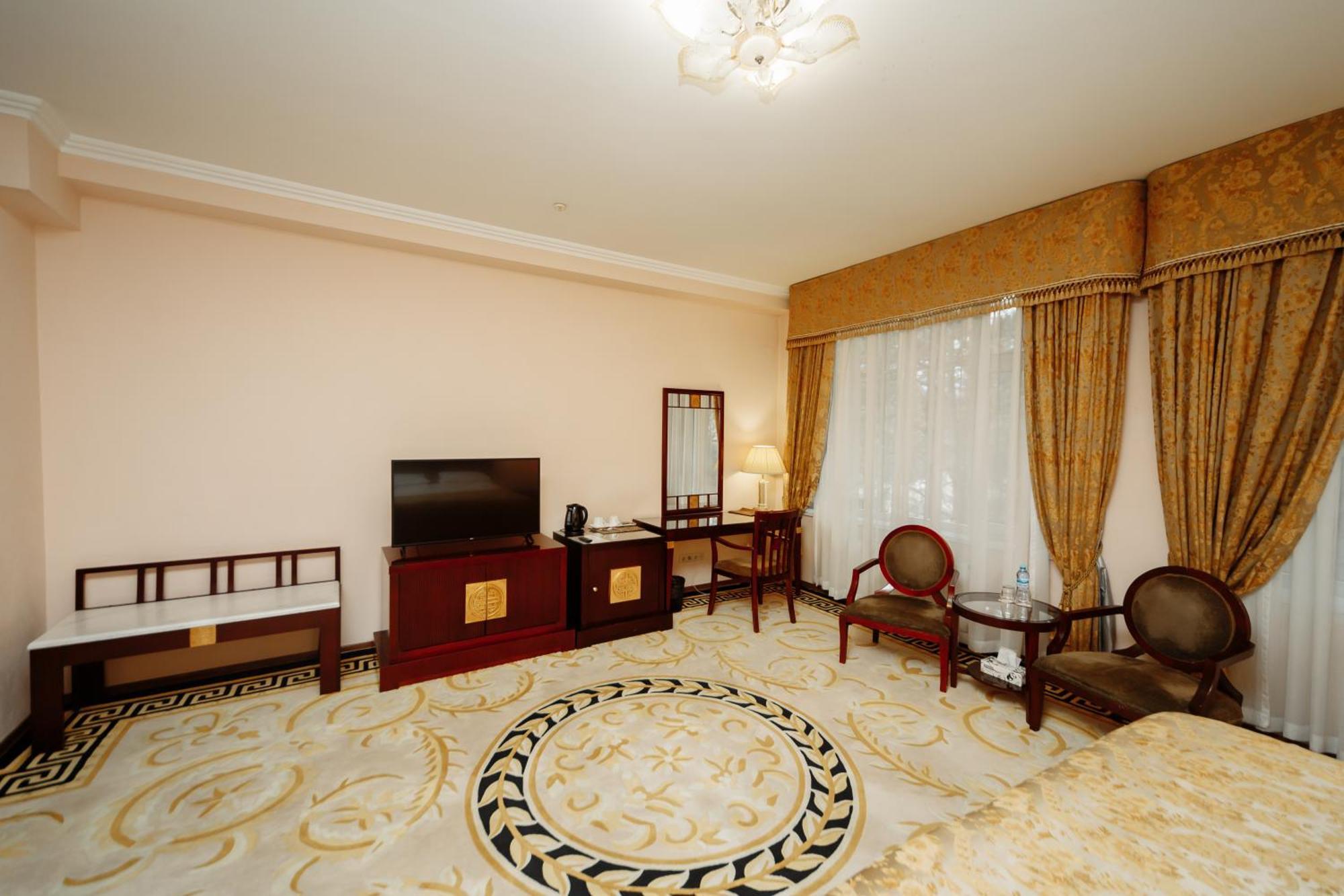 צ'יסינאו Hotel Royal Park מראה חיצוני תמונה