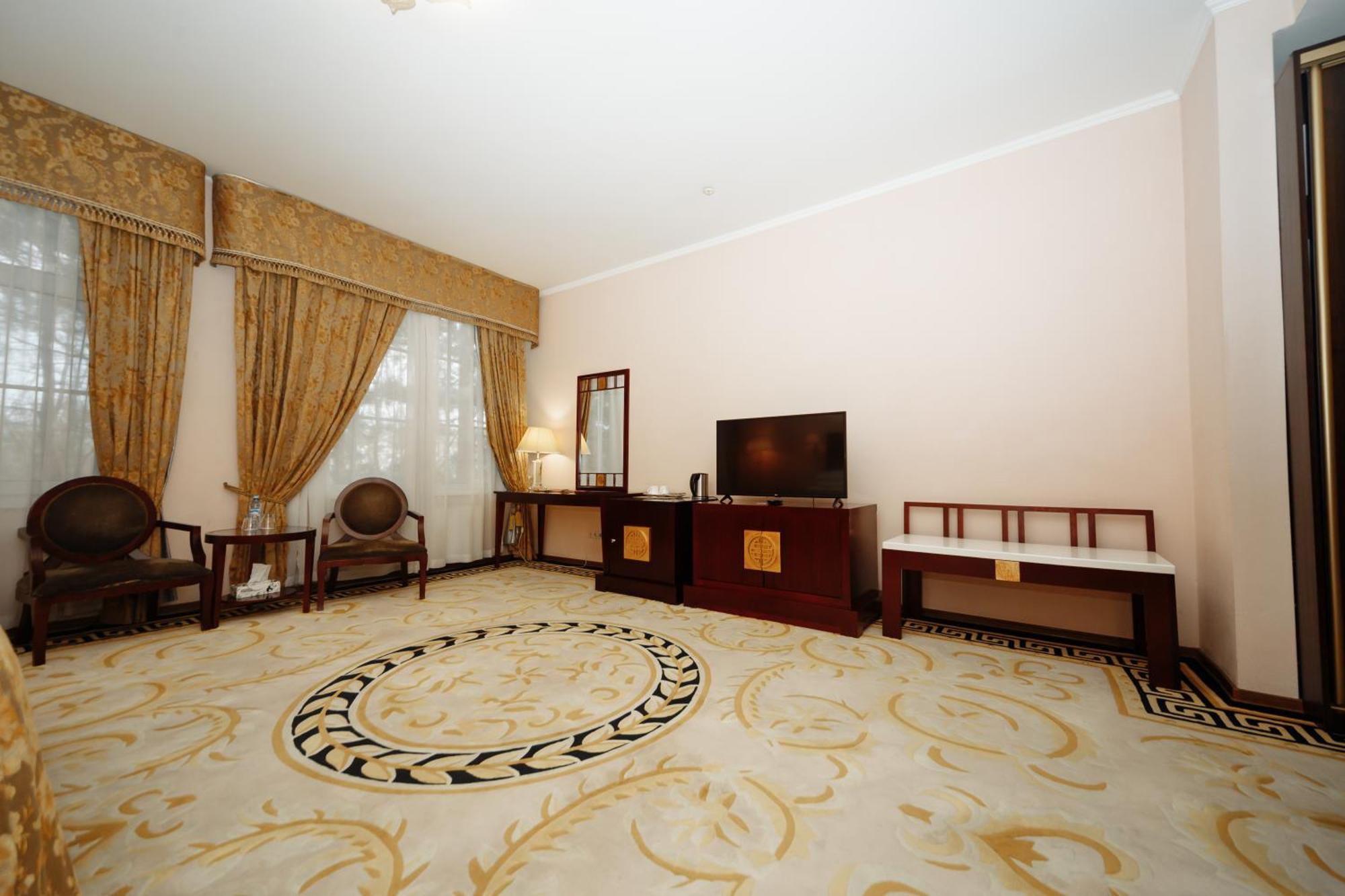 צ'יסינאו Hotel Royal Park מראה חיצוני תמונה