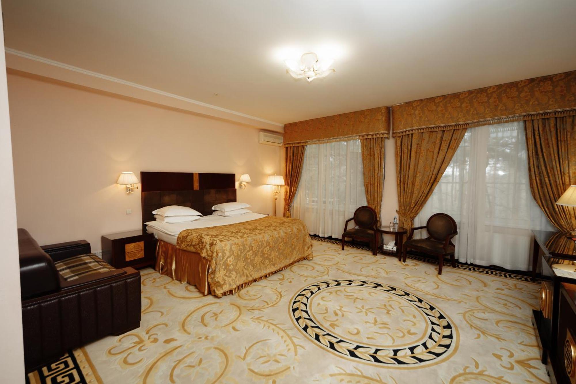 צ'יסינאו Hotel Royal Park מראה חיצוני תמונה
