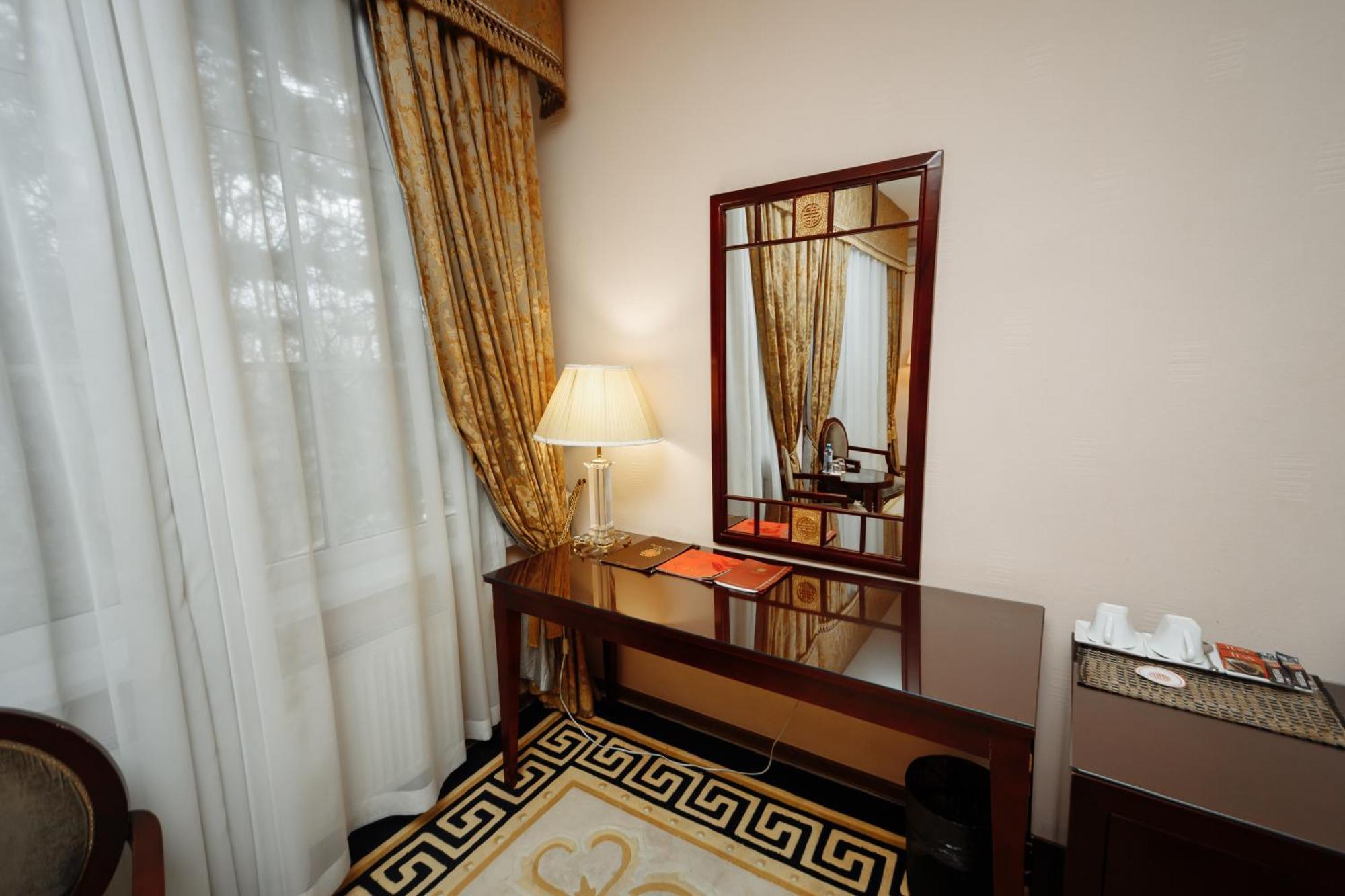 צ'יסינאו Hotel Royal Park מראה חיצוני תמונה