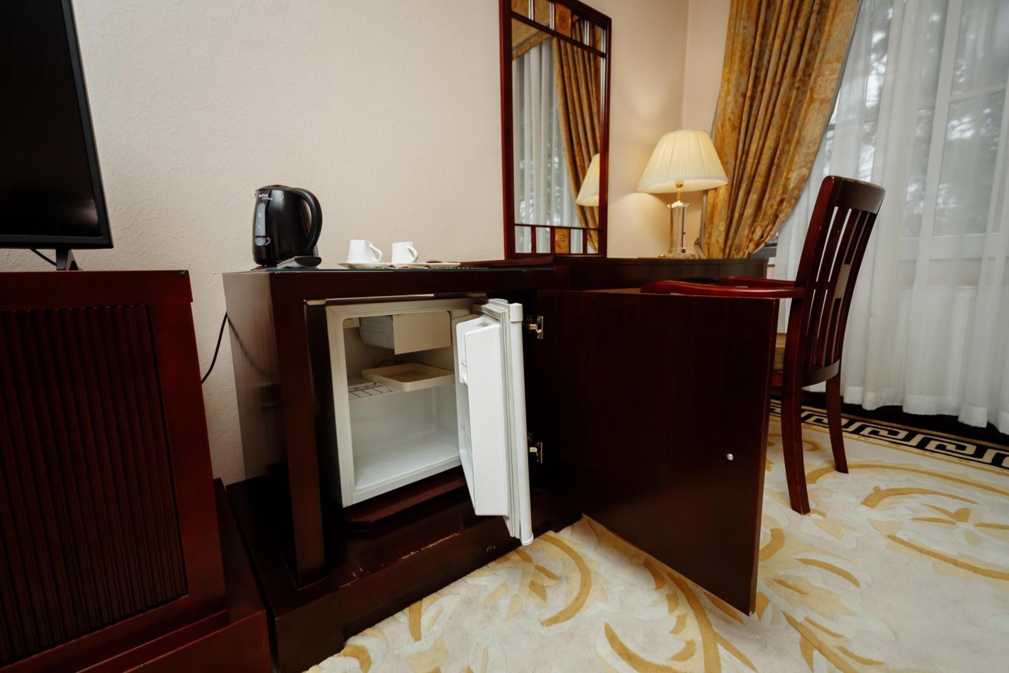 צ'יסינאו Hotel Royal Park מראה חיצוני תמונה