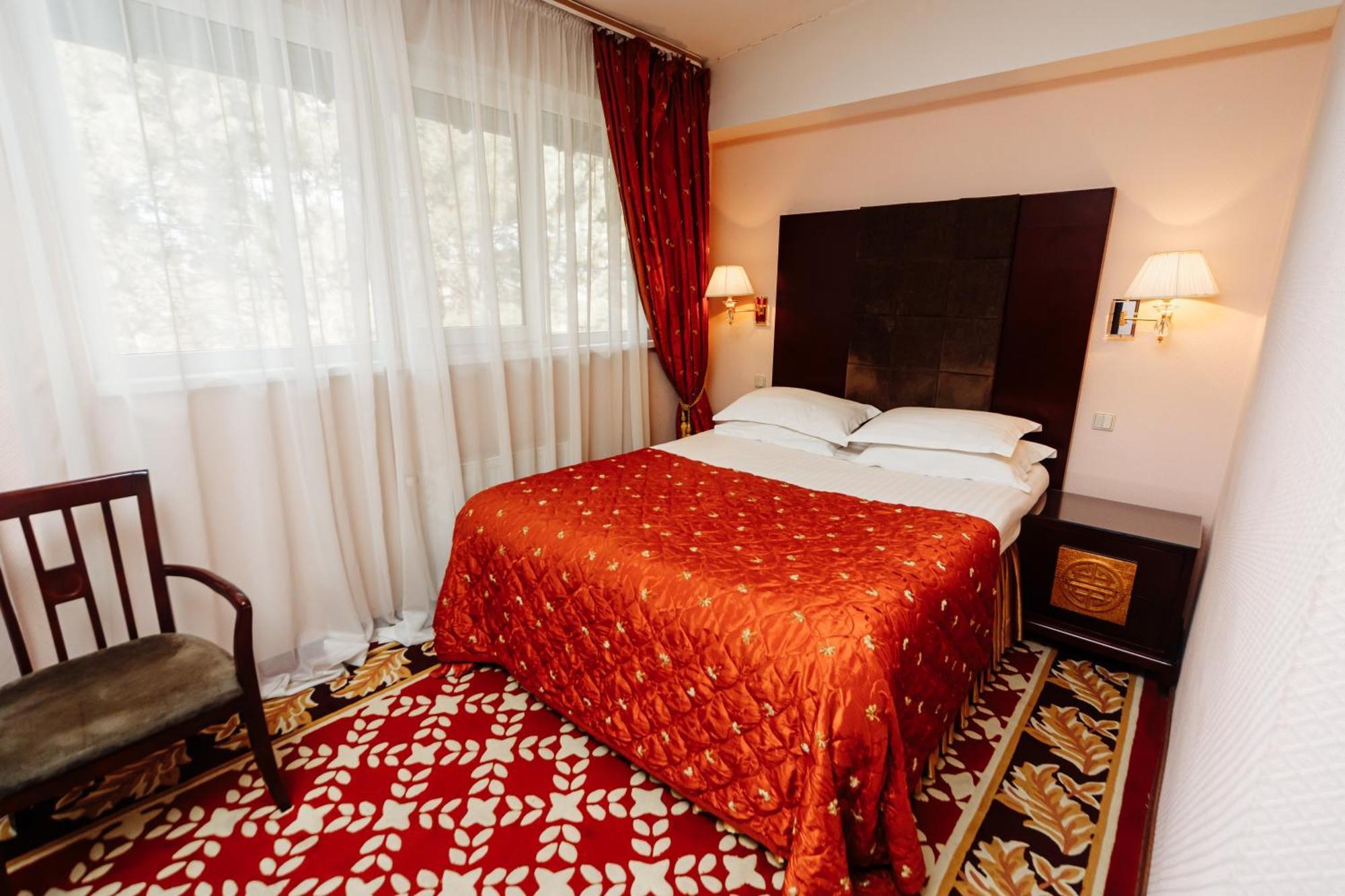 צ'יסינאו Hotel Royal Park מראה חיצוני תמונה