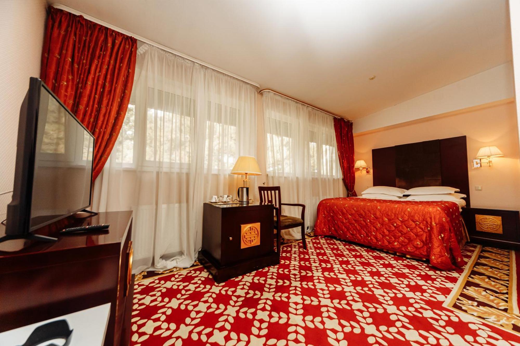 צ'יסינאו Hotel Royal Park מראה חיצוני תמונה