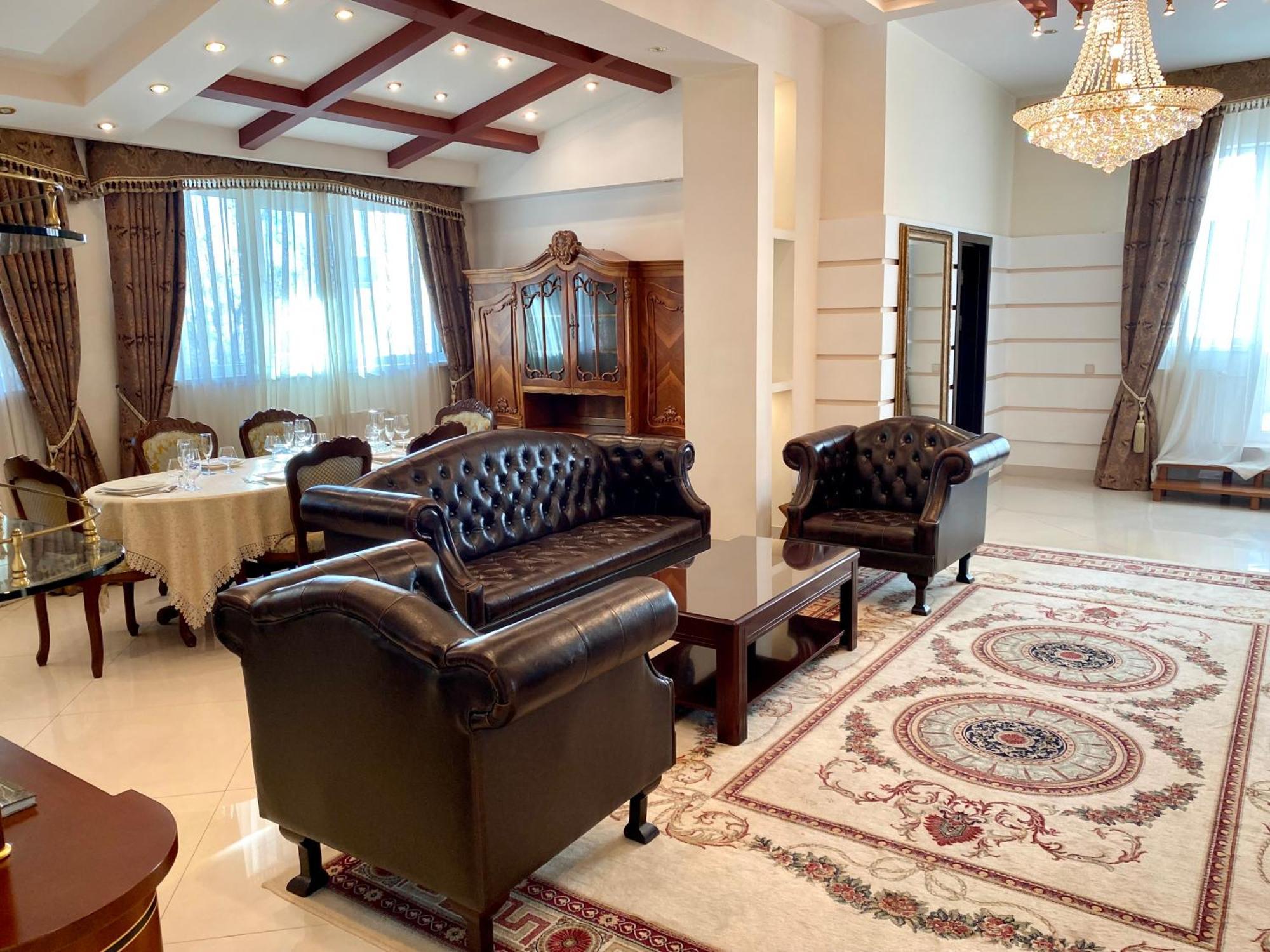 צ'יסינאו Hotel Royal Park מראה חיצוני תמונה