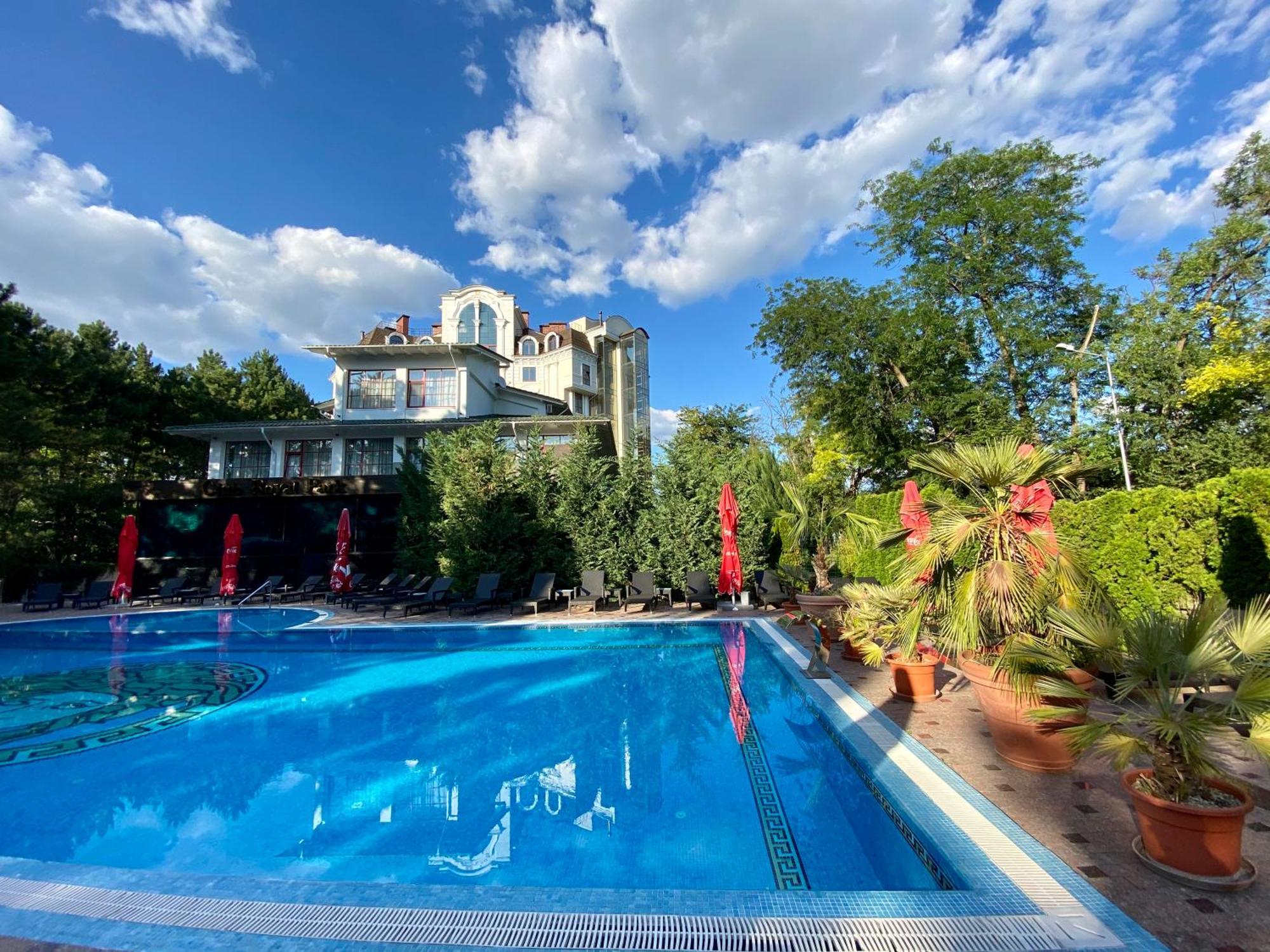 צ'יסינאו Hotel Royal Park מראה חיצוני תמונה